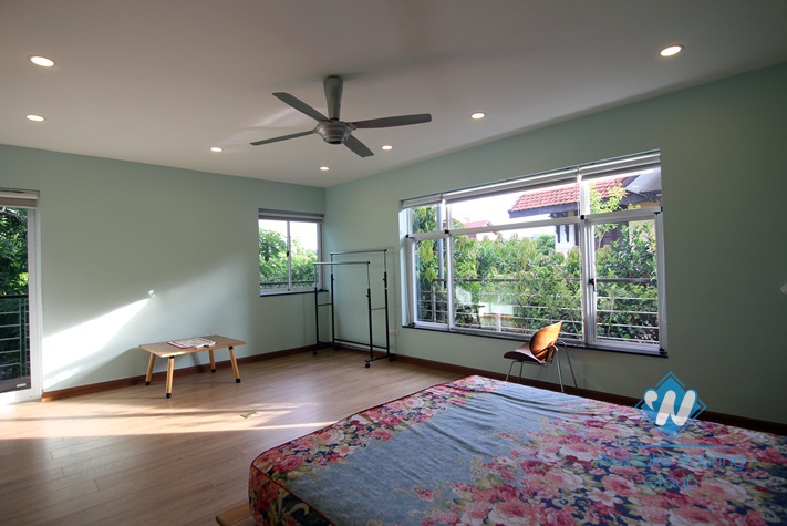 3 floors house for rent in Tay Ho district,Ha Noi